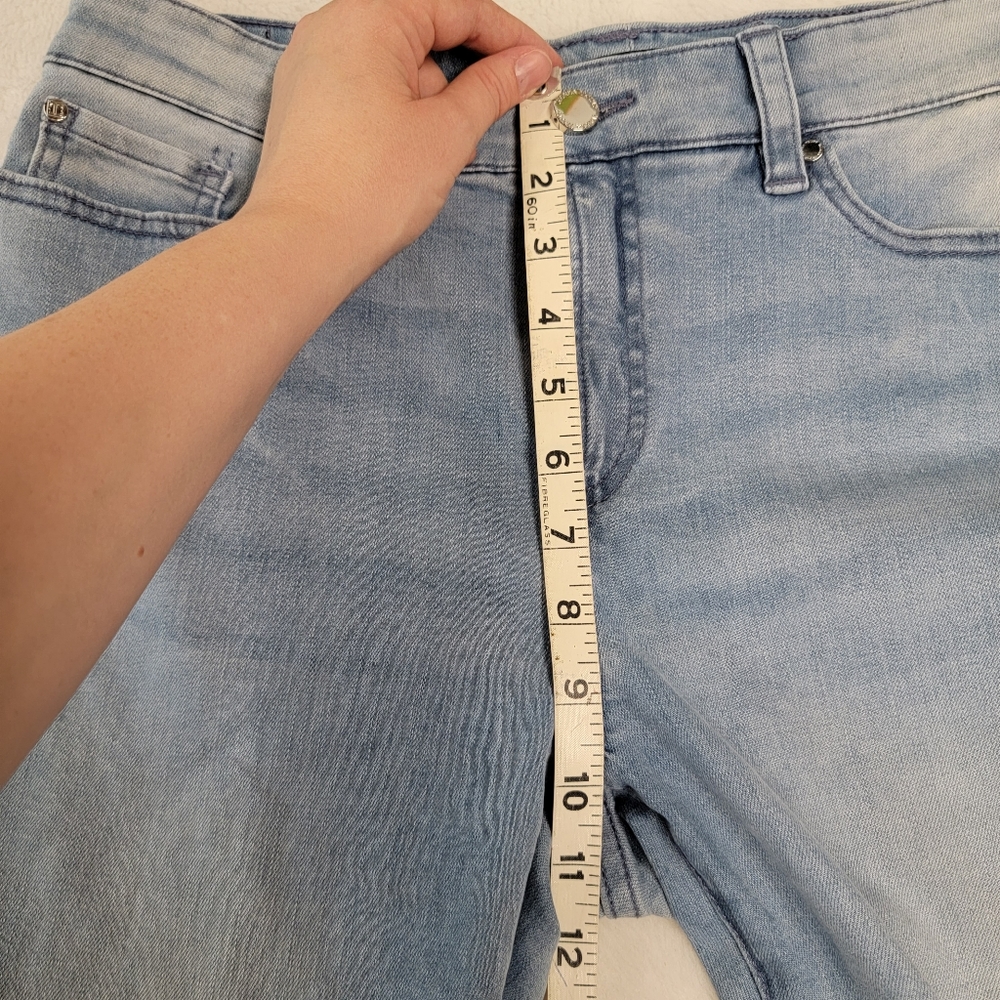 Ivanka Trump light wash jeans sz. 10 - Picture 12 of 13